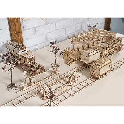 фото 3D деревянный конструктор UGEARS Переезд и рельсы