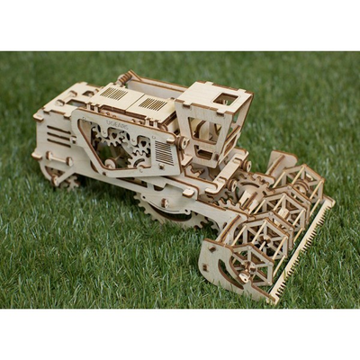фото 3D деревянный конструктор UGEARS 3D Комбайн