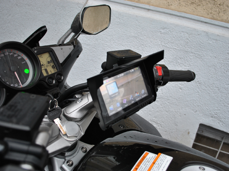 фото GPS навигатор 5&quot; для мотоцикла AVIS DRC050G