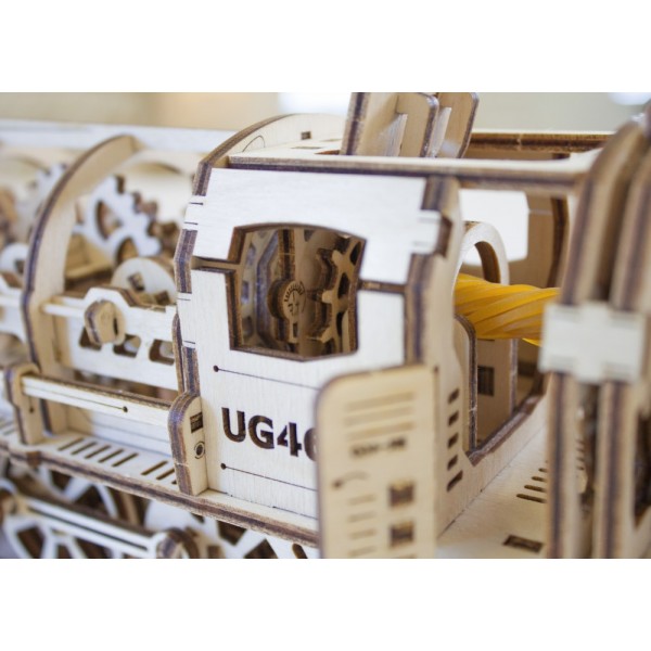 фото 3D деревянный конструктор UGEARS Локомотив с тендером
